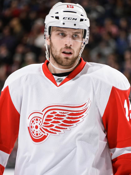 Riley Sheahan retires after 12 NHL seasons