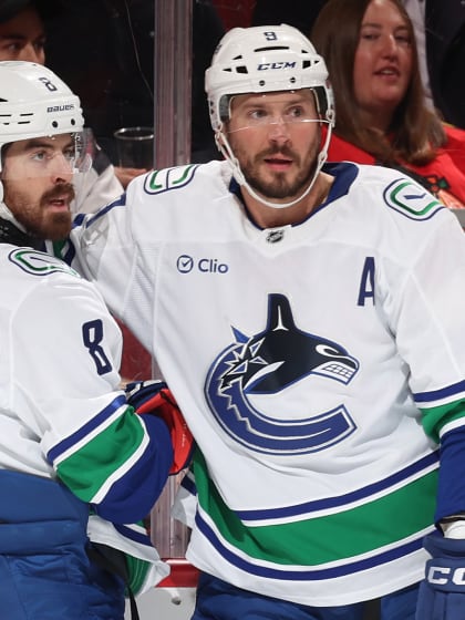 Vancouver Canucks Chicago Blackhawks game recap October 22