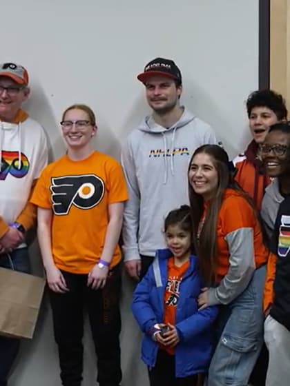 Scott Laughton making huge impact in Philadelphia community