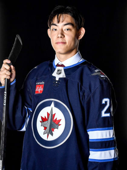 China born Kevin He signs entry level contract with Winnipeg Jets