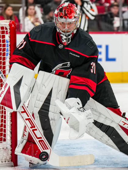 Frederik Andersen shuts out Washington Capitals in Carolina Hurricanes game 3 win