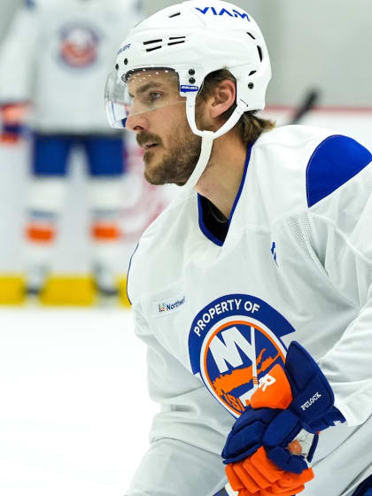 PHOTOS: Islanders Morning Skate Nov. 10