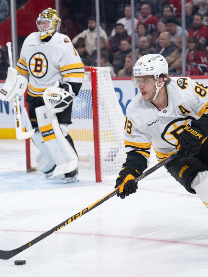 Pastrňák dvěma přihrávkami pomohl k výhře Bruins