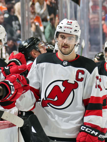 Nico Hischier fuehrt die New Jersey Devils zum naechsten Sieg