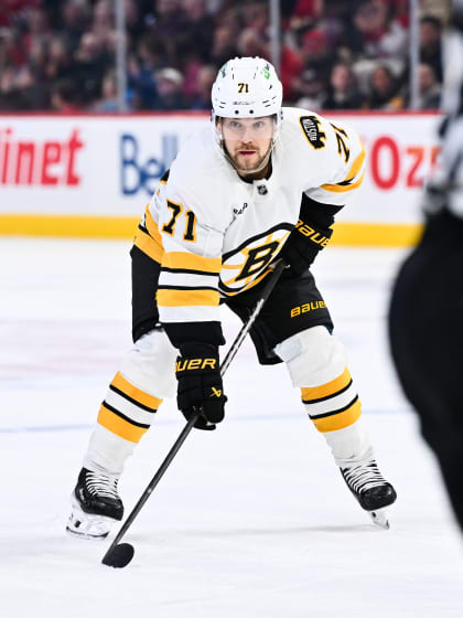 Viktor Arvidsson skadad i Boston Bruins seger