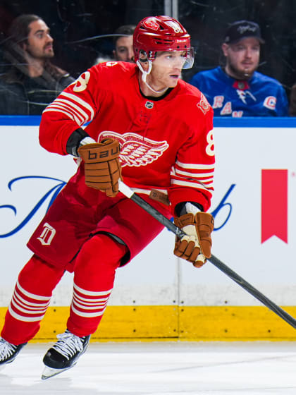 Jonathan Toews Patrick Kane ready for strange moment as opponents