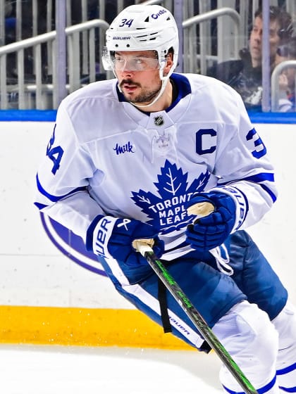 Auston Matthews joined Toronto Maple Leafs legends by passing Mats Sundin