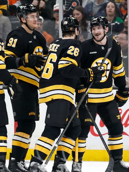 Bruins seek to gain on Lightning in Stadium Series showdown