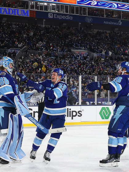 Boston Bruins Tampa Bay Lightning NHL Stadium Series game recap February 1 2026