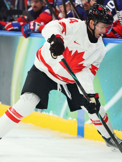 Josh Morrissey leaves Canada win over Czechia with injury