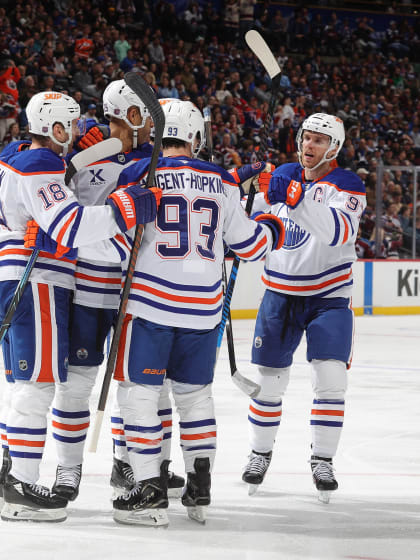 McDavid breaks tie in 3rd, Oilers defeat Avalanche