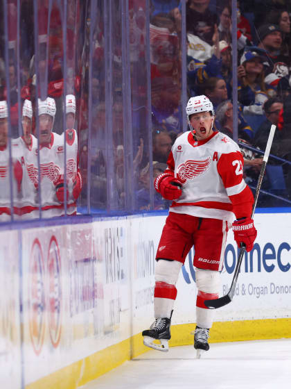 Lucas Raymond målskytt när Detroit Red Wings tog viktig seger i slutspelsjakten