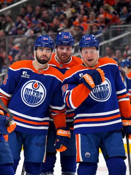 Oilers vs. Blackhawks (Apr. 2)