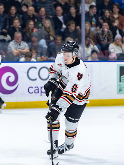 Calgary Flames skriver kontrakt med Axel Hurtig