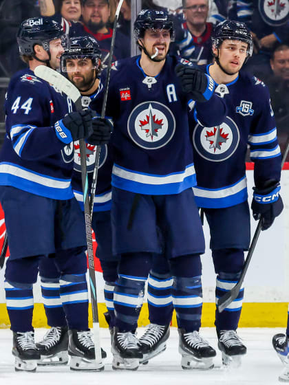 Winnipeg Jets battling for Stanley Cup playoffs with late season push 