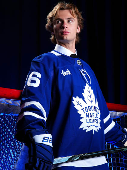 Gavin McKenna arrives in Toronto as No. 1 pick in 2026 NHL Draft