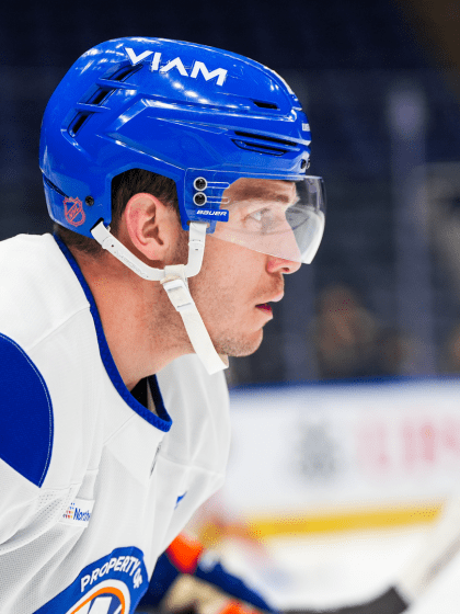 PHOTOS: Islanders Optional Morning Skate Apr. 9