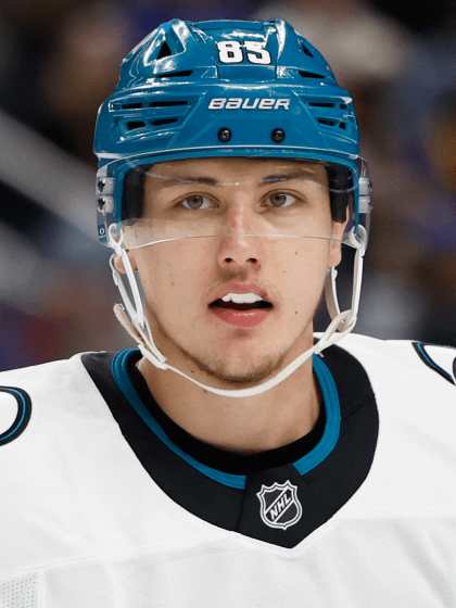 Shakir Mukhamadullin, Spencer Stastney each sign with Edmonton Oilers