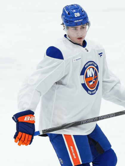 PHOTOS: Islanders Morning Skate Nov. 27