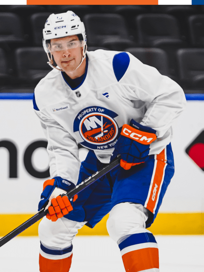 PHOTOS: Islanders Morning Skate in Vancouver