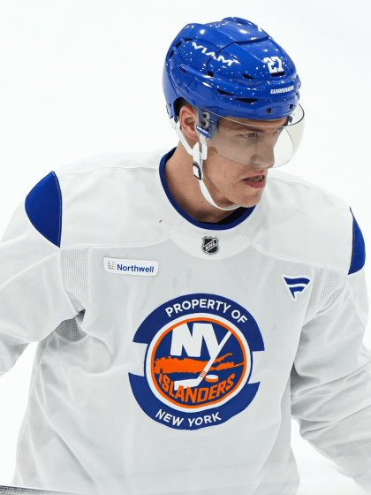 PHOTOS: Islanders Morning Skate Dec. 10