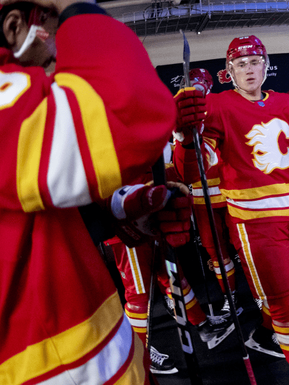 Photo Gallery - Flames vs. Jets (Young Stars)