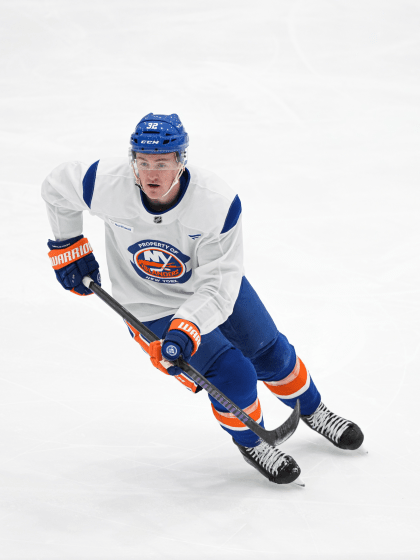 PHOTOS: Islanders Morning Skate Nov. 23