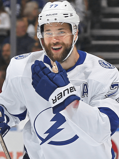 Victor Hedman signs 4-year deal with Tampa Bay