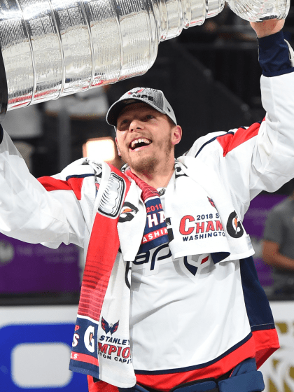 Alex Chiasson announces retirement from NHL