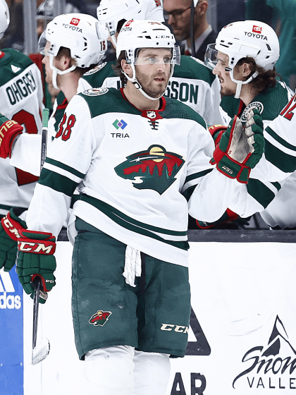 Ryan Hartman's grit helps Minnesota even Western 1st Round vs Vegas