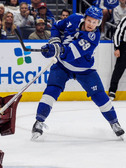 Photos: Lightning vs. Avalanche