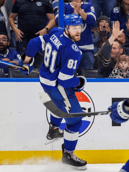 Photos: Lightning vs. Wild