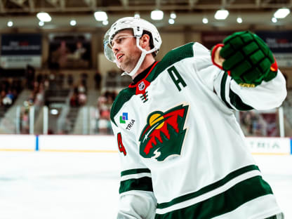 Wild throttle Blackhawks in Stadium Series showdown: 5 things to know 