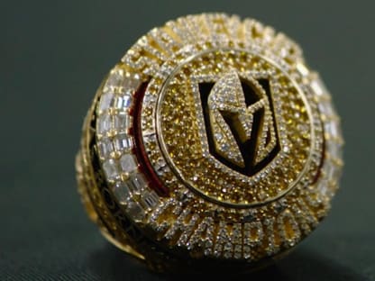 : Decade Awards 2022 Fantasy Football Ring - Gold