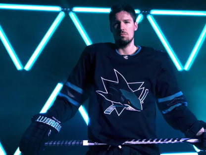 Sharks unveil new uniforms, including an all-teal look