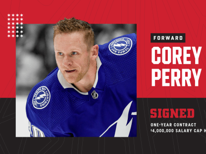 Chicago Blackhawks sign forward Corey Perry to one-year deal