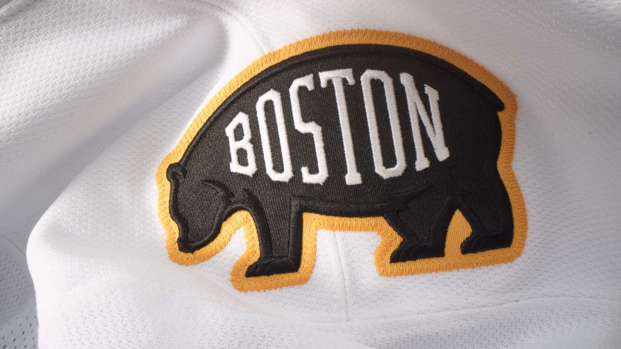Away Shoulder Closeup