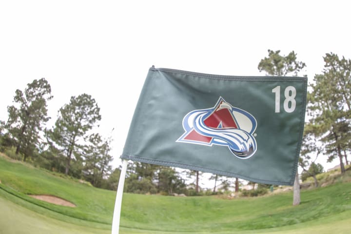 Colorado Avalanche Golf Flag. Hole 18